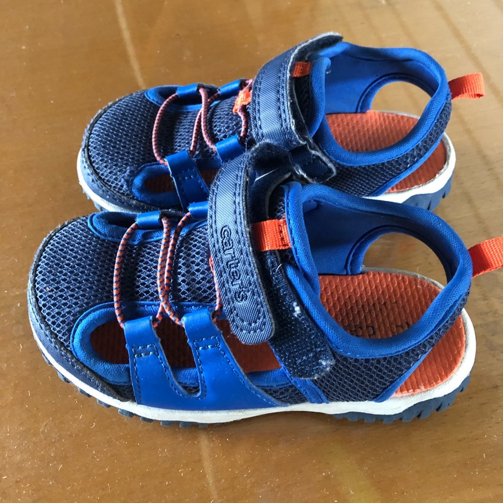 Toddler boy size 10 used one , good condition